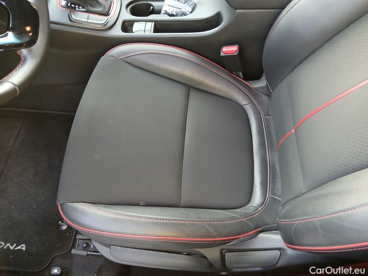  Hyundai  Konna HYUNDAI Kona / 2017 / 5P / todoterreno 1.6 GDI HEV Tecno Red DT #2