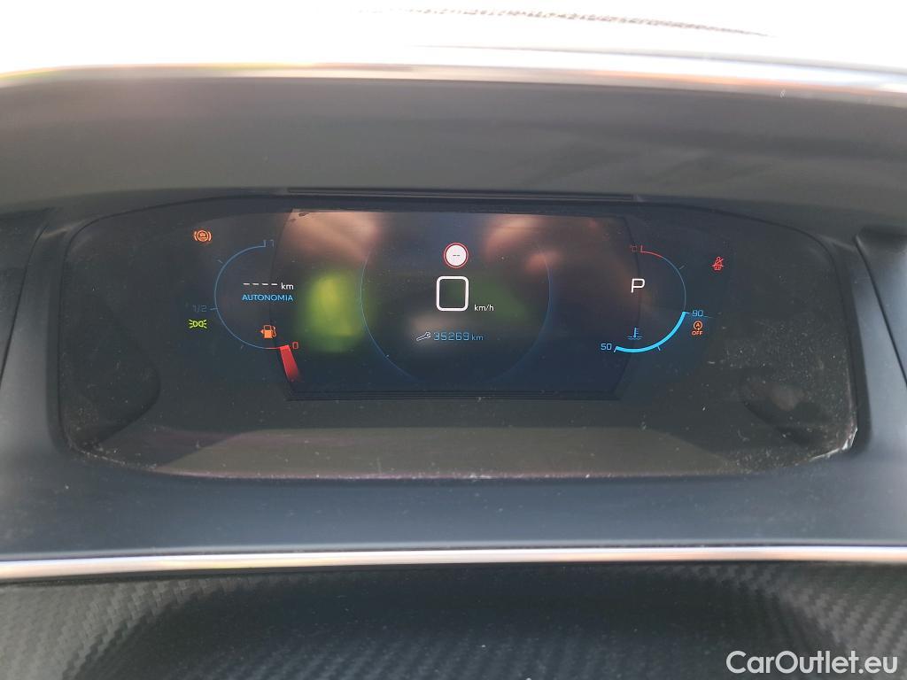  Peugeot  2008  Allure Pack 1.2 PureTech 130CV AT8 E6d #5