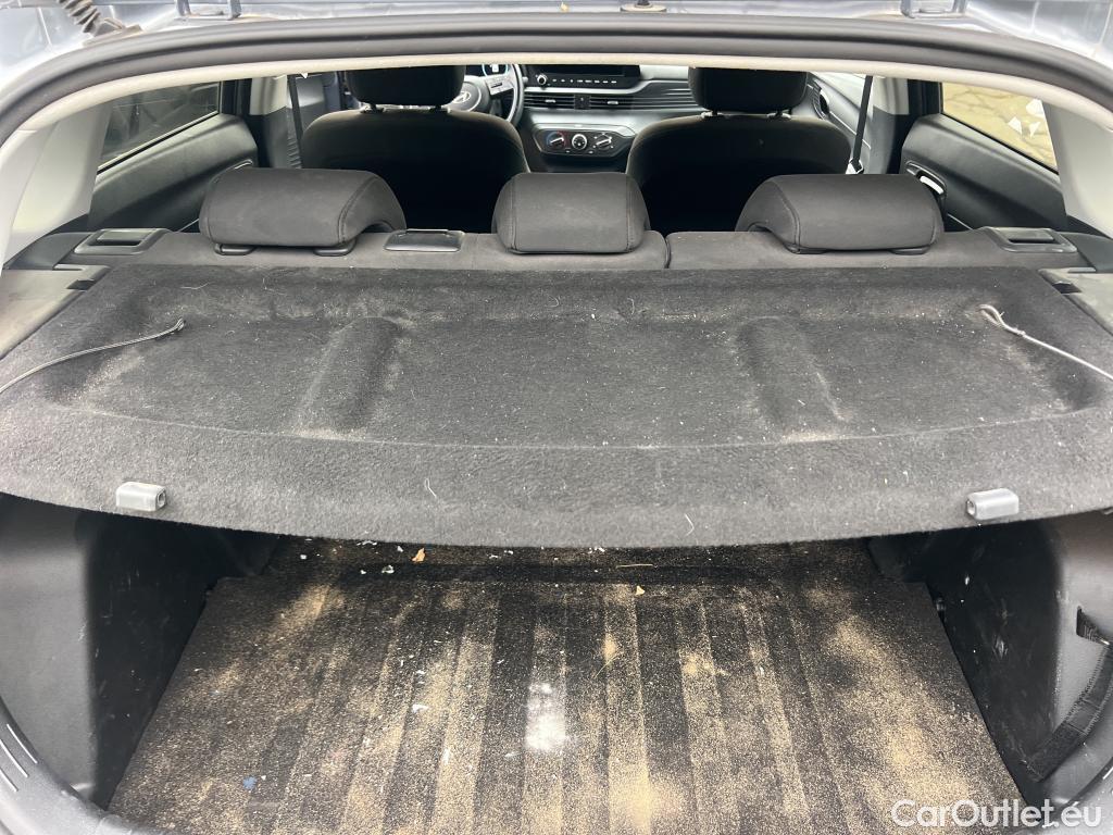  Hyundai  i20 HYUNDAI  / 2023 / 5P / berlina con portón 1.0 TGDI Klass  #3