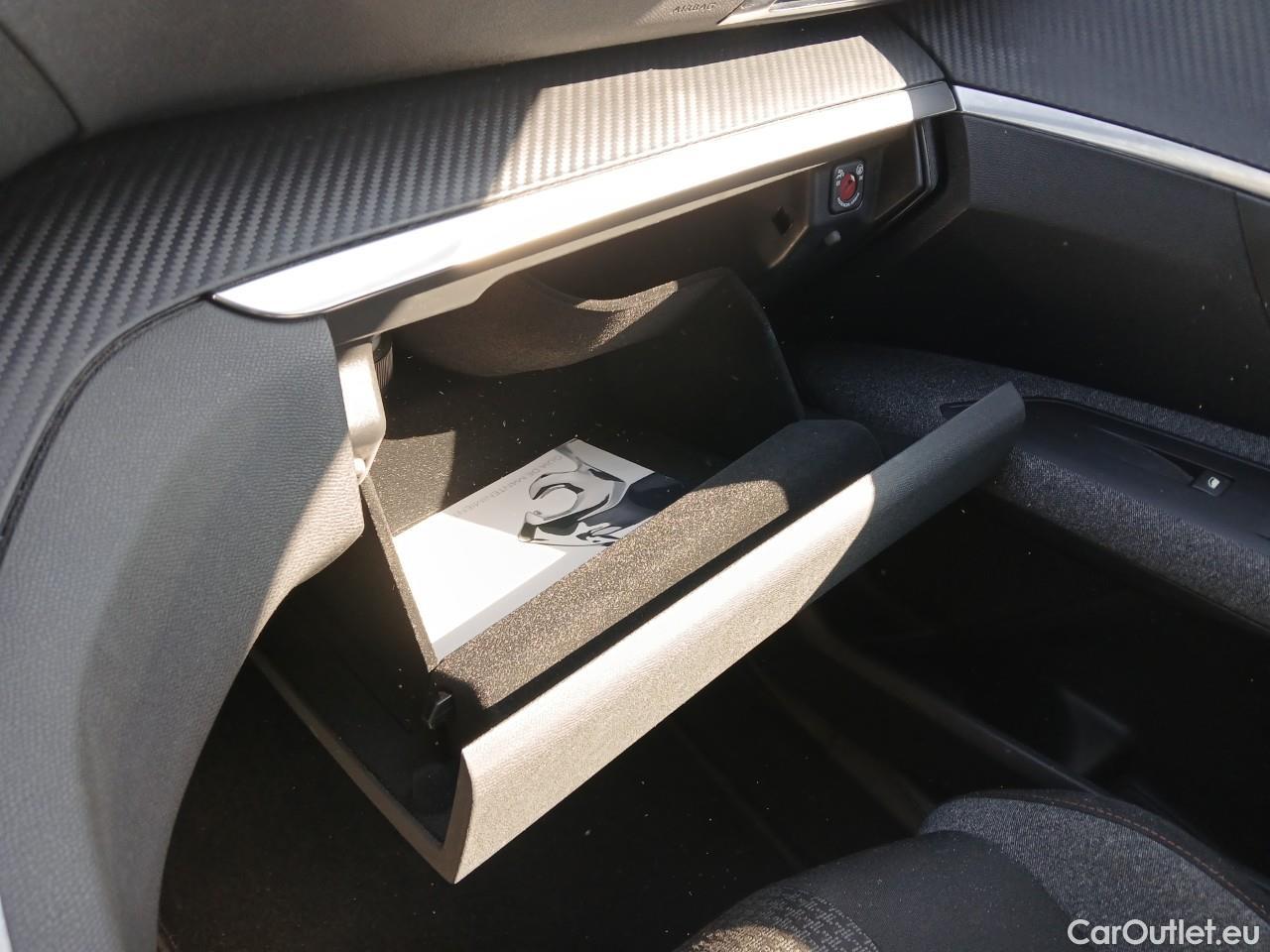  Peugeot  3008  Active 1.5 HDi 130CV AT8 E6dT #1