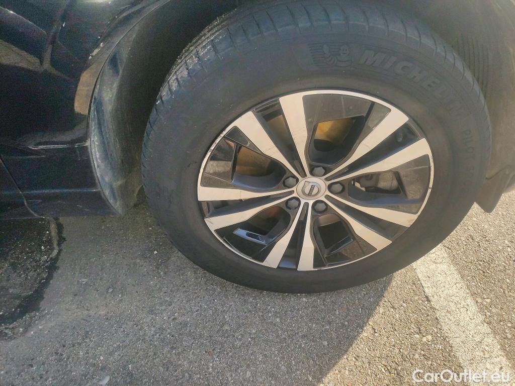  Volvo  XC60 VOLVO  / 2017 / 5P / todoterreno 2.0 T6 AWD Recharge R-Design Exp Auto #1