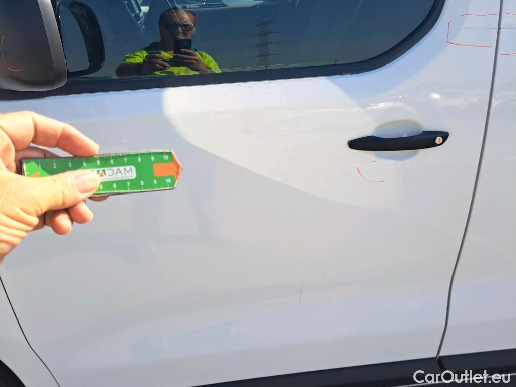  Opel  Vivaro OPEL  / 2019 / 4P / furgón 1.5 Diésel 74kW (100CV) M Std Express (AC) #18