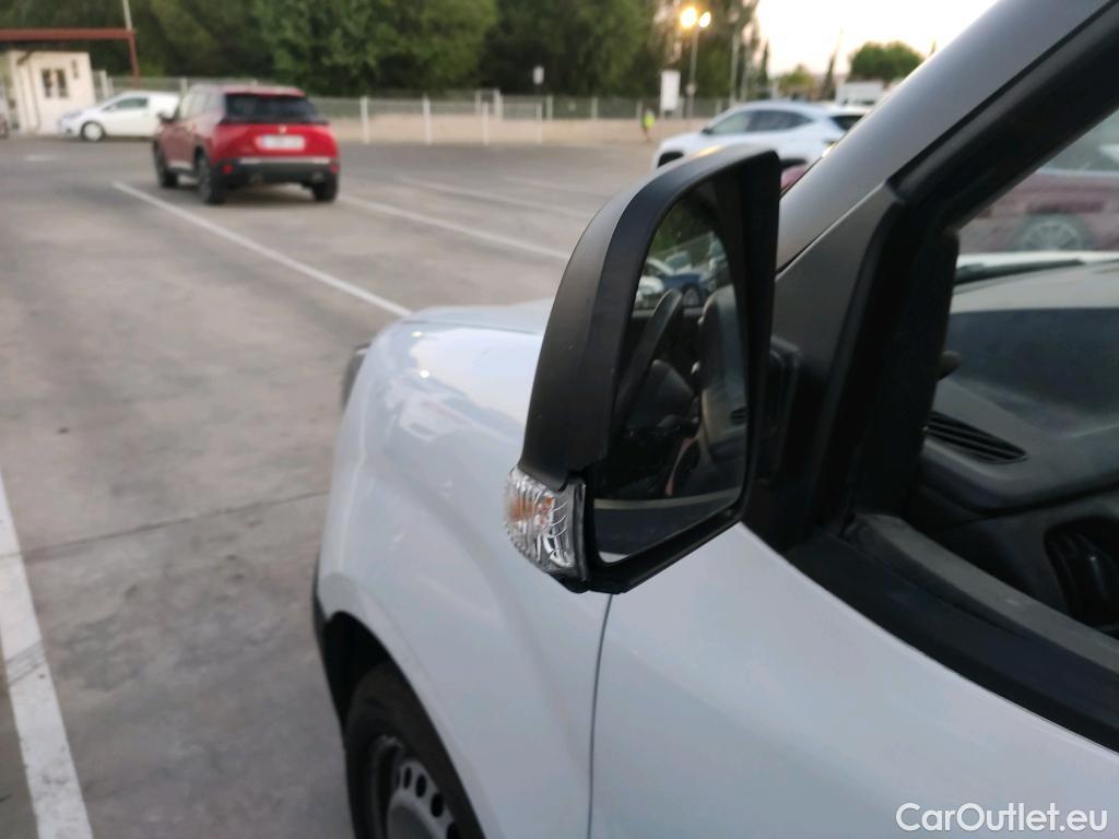  Fiat  Doblo FIAT Doblò Cargo/2015/3P/furgón derivado de turismo Cargo Base 1.4 T-Jet 88kW Natu Power CNG #5