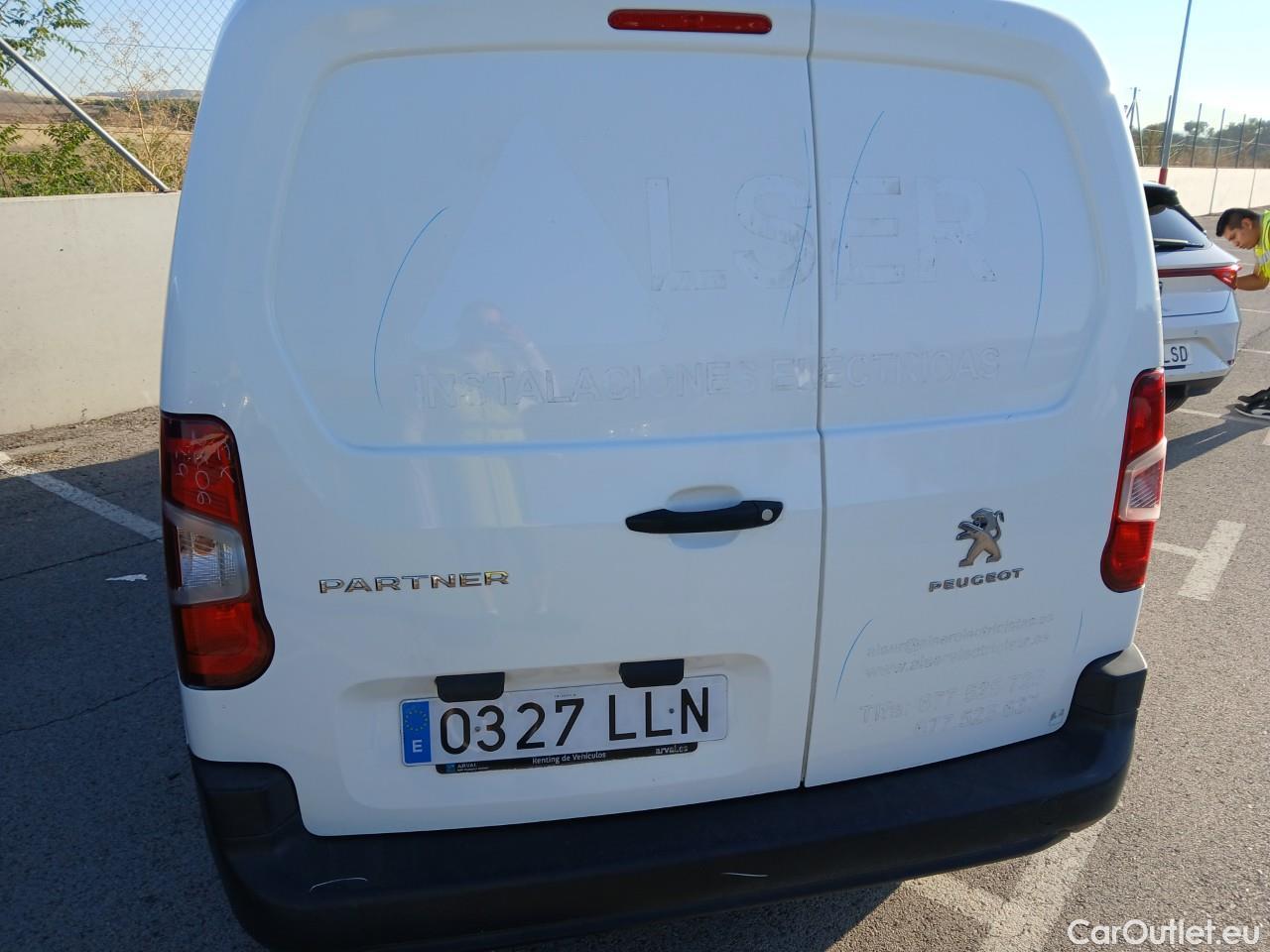  Peugeot  Partner PEUGEOT  / 2018 / 3P / furgón derivado de turismo Pro Standard 600kg BlueHDi 73kW (AC) #21