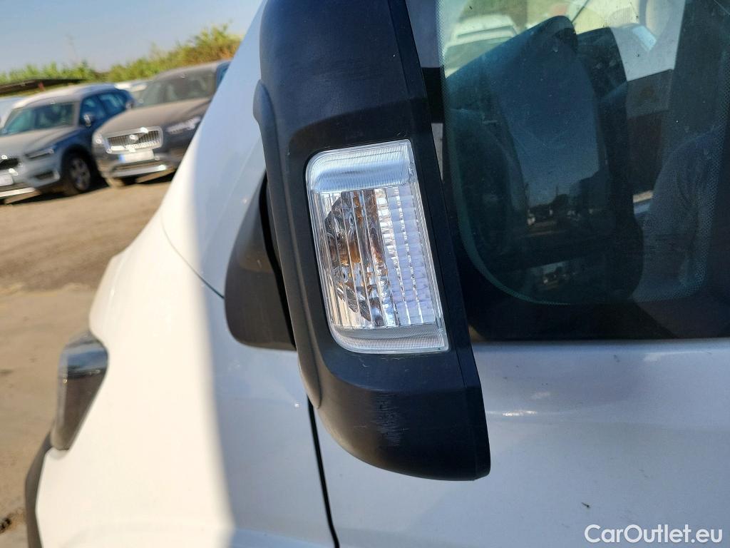  Peugeot  Boxer PEUGEOT  / 2014 / 4P / furgón 333 L2 H1 BHDI 88kW (120CV) S&S 6 Vel. M #35