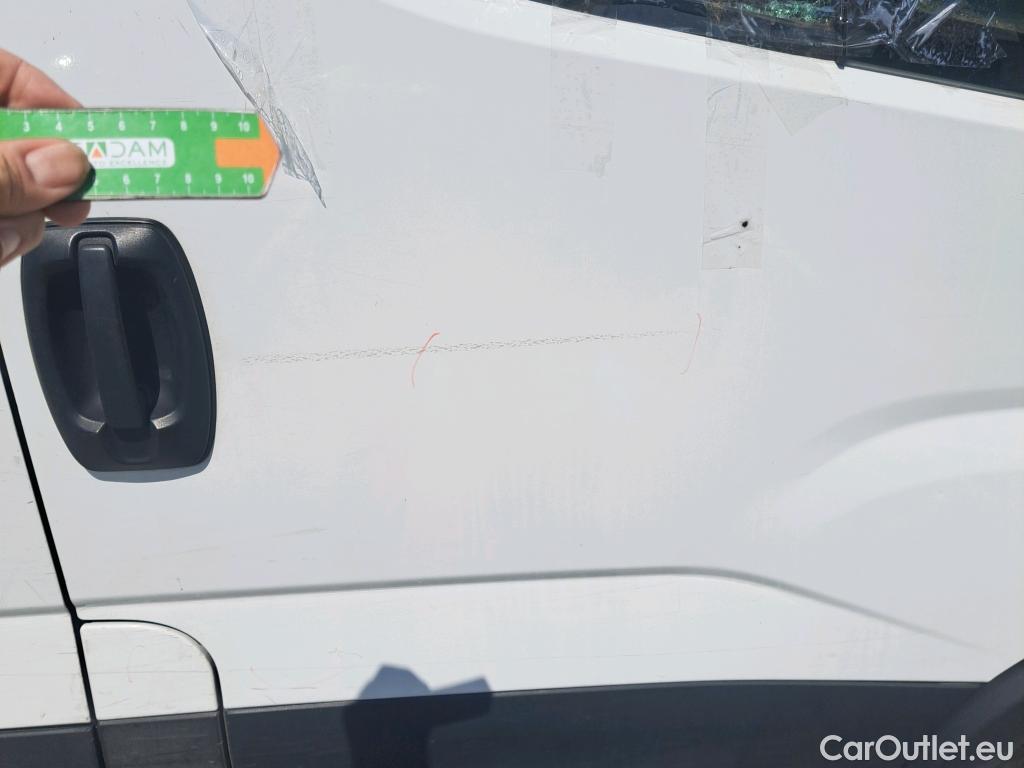  Iveco  Daily IVECO  / 2019 / 4P / furgón 2.3 TD 35S 12 V 3000/H1 7,3 M3 #37