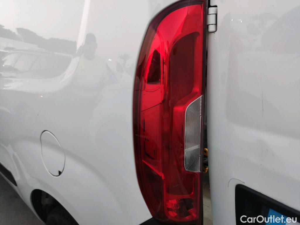  Fiat  Doblo FIAT Doblò Cargo/2015/3P/furgón derivado de turismo Cargo Base 1.4 T-Jet 88kW Natu Power CNG #7