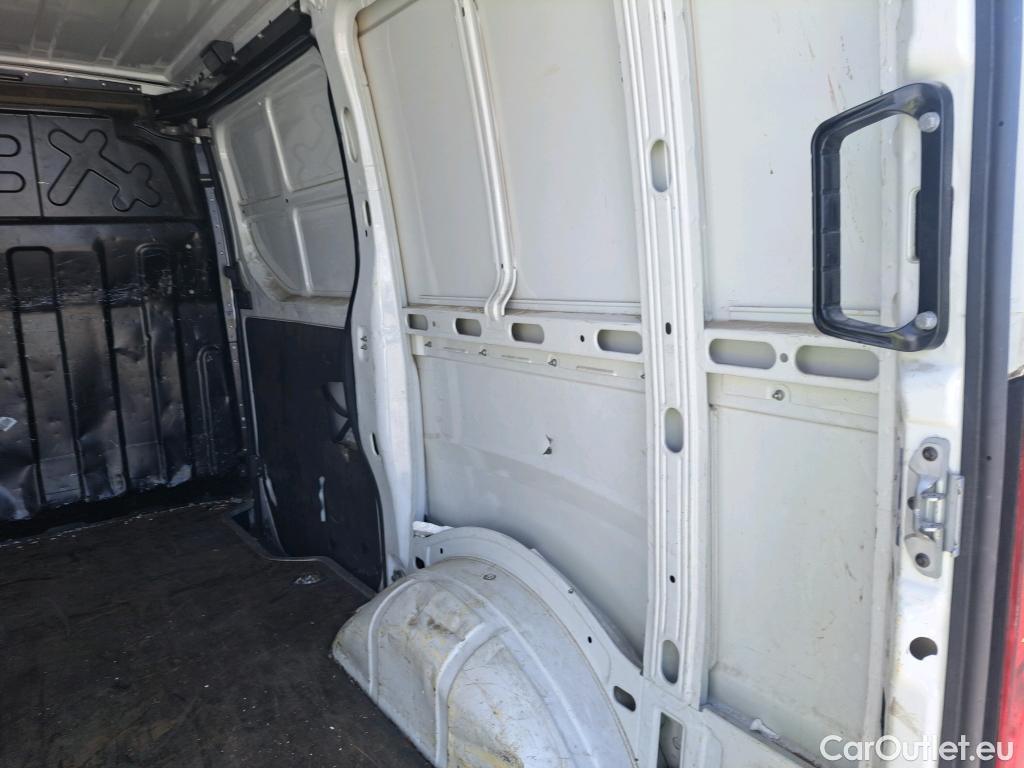  Iveco  Daily IVECO  / 2019 / 4P / furgón 2.3 TD 35S 12 V 3000/H1 7,3 M3 #21