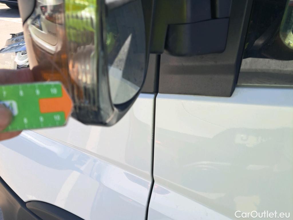  Iveco  Daily IVECO  / 2019 / 4P / furgón 2.3 TD 35S 12 V 3000/H1 7,3 M3 #46