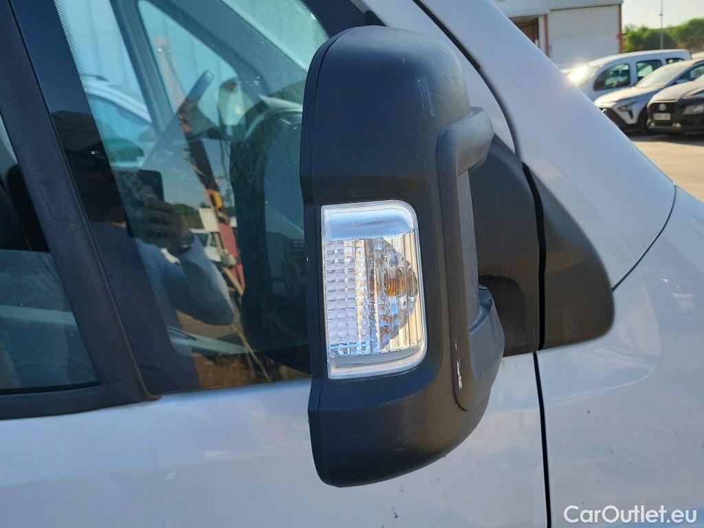  Peugeot  Boxer PEUGEOT  / 2014 / 4P / furgón 333 L2 H1 BHDI 88kW (120CV) S&S 6 Vel. M #33