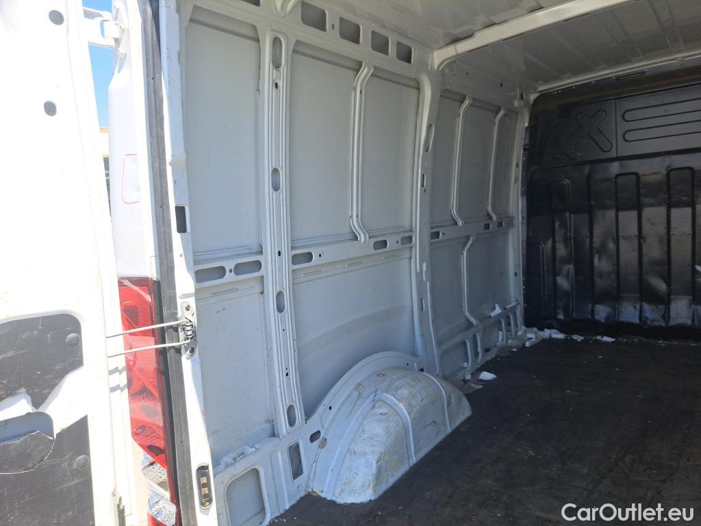  Iveco  Daily IVECO  / 2019 / 4P / furgón 2.3 TD 35S 12 V 3000/H1 7,3 M3 #20