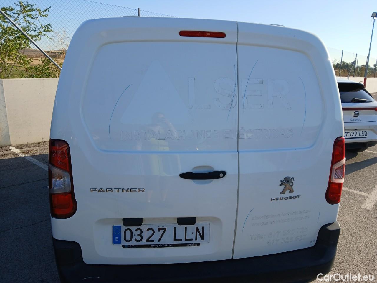  Peugeot  Partner PEUGEOT  / 2018 / 3P / furgón derivado de turismo Pro Standard 600kg BlueHDi 73kW (AC) #23