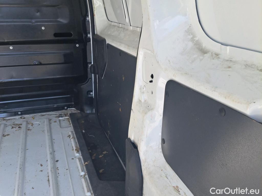 Opel  Vivaro OPEL  / 2019 / 4P / furgón 1.5 Diésel 74kW (100CV) M Std Express (AC) #44