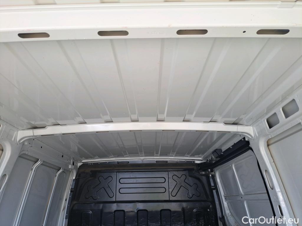  Iveco  Daily IVECO  / 2019 / 4P / furgón 2.3 TD 35S 12 V 3000/H1 7,3 M3 #24