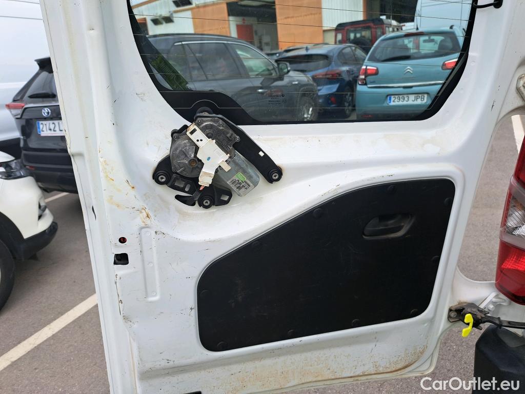  Citroen  Berlingo CITROEN  / 2018 / 4P / combi Talla M BlueHDi 100 S&S LIVE (IND) #40