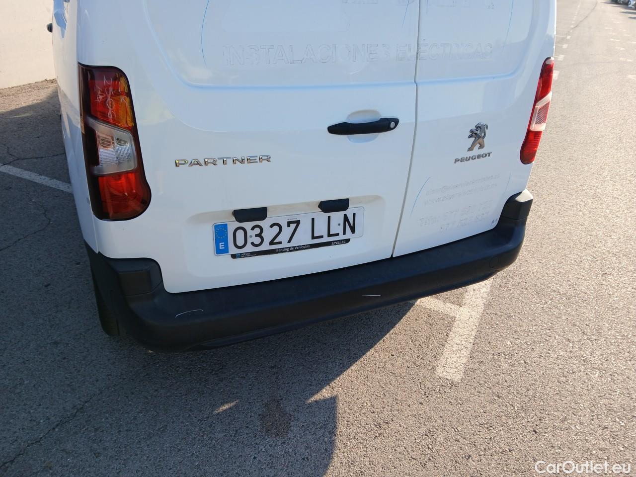  Peugeot  Partner PEUGEOT  / 2018 / 3P / furgón derivado de turismo Pro Standard 600kg BlueHDi 73kW (AC) #33