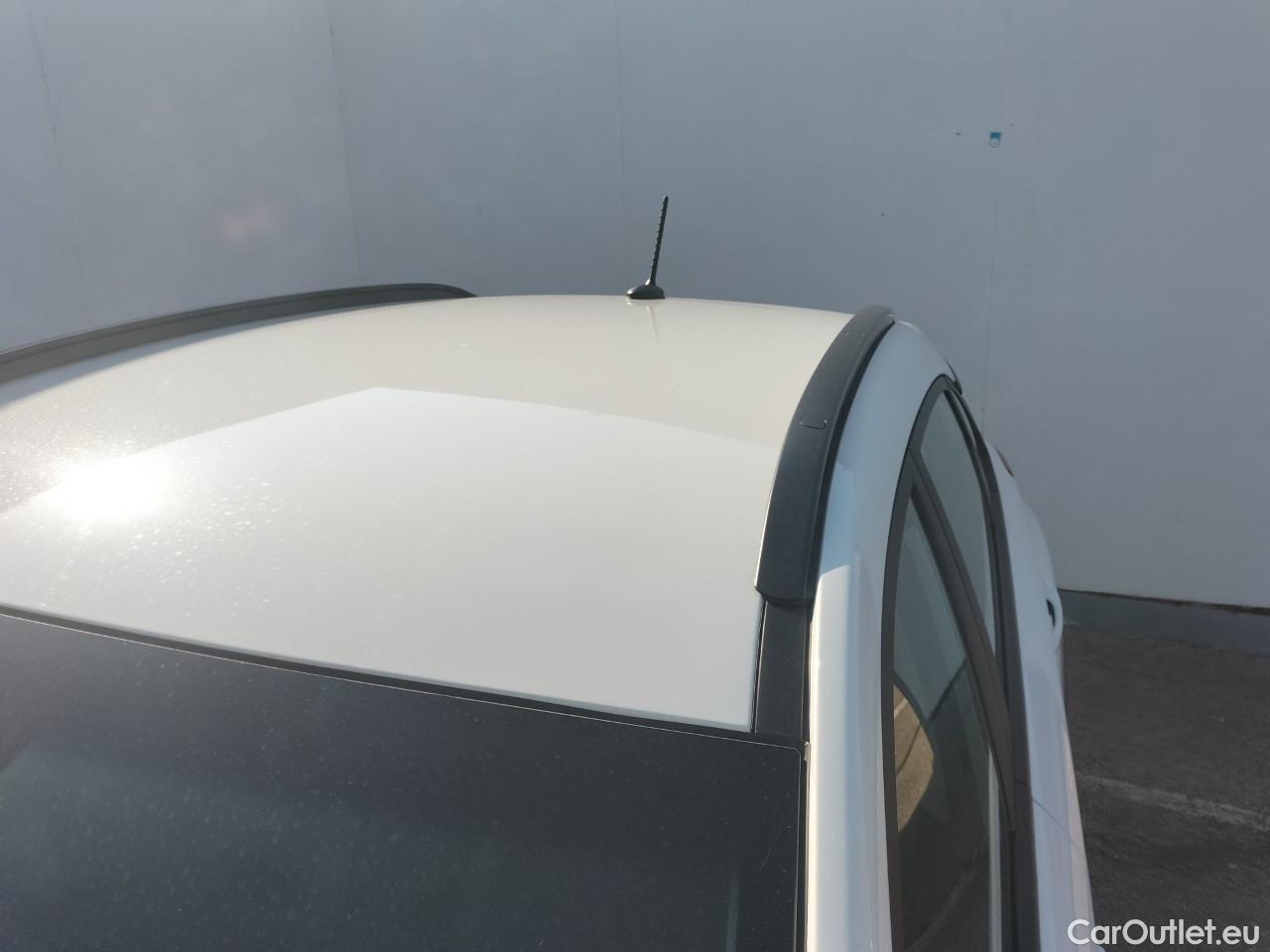  Hyundai  Konna HYUNDAI Kona / 2017 / 5P / todoterreno 1.0 TGDi Klass 4x2 #4