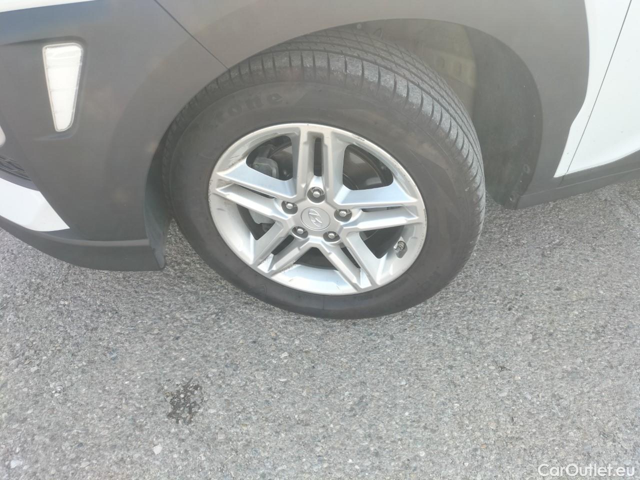  Hyundai  Konna HYUNDAI Kona / 2017 / 5P / todoterreno 1.0 TGDi Klass 4x2 #6