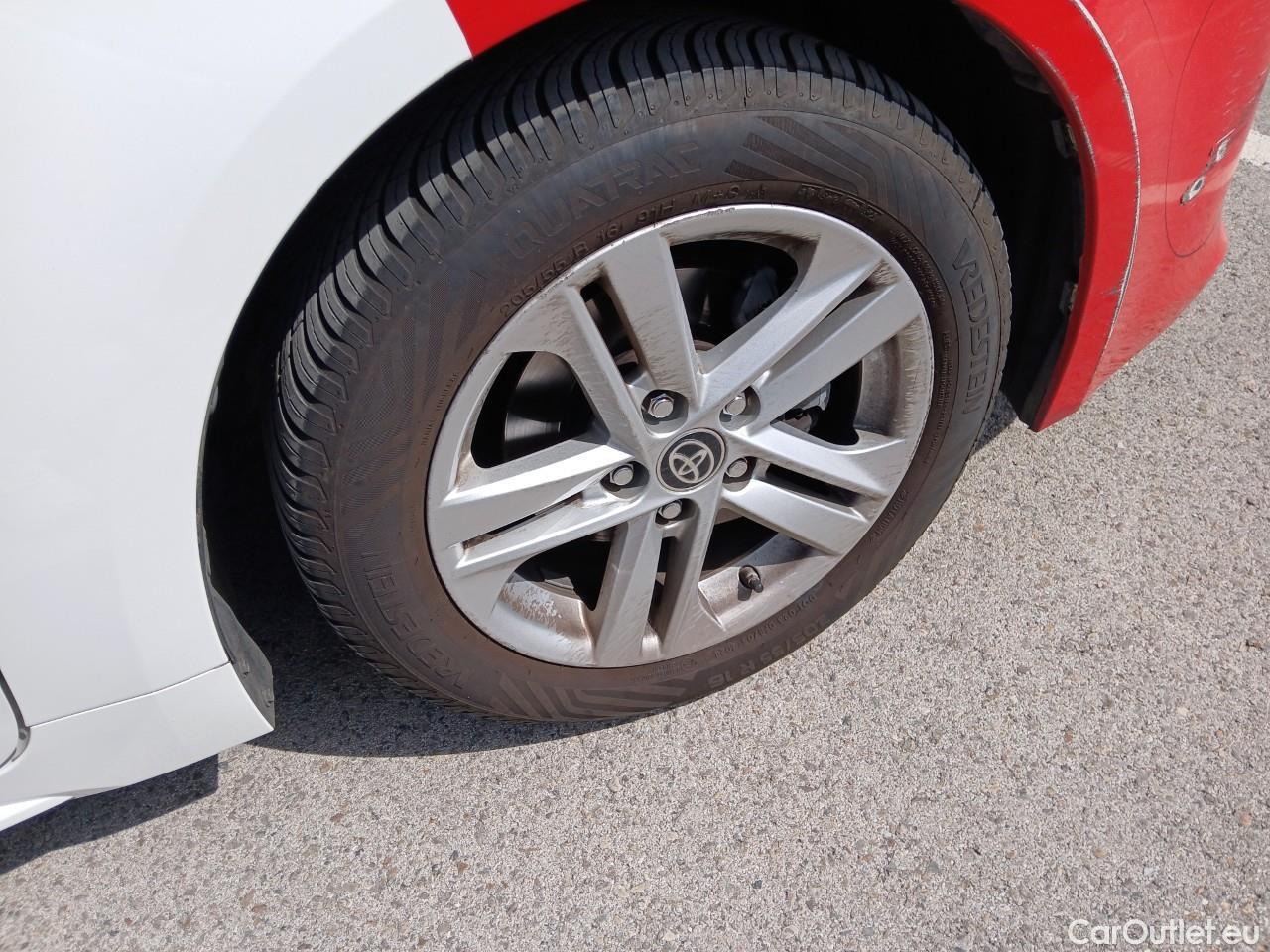  Toyota  Corolla TOYOTA  1.8 125H ACTIVE TECH E-CVT #36