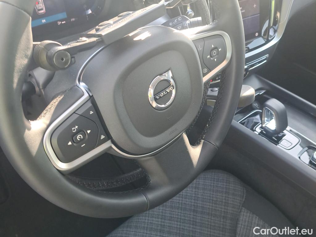  Volvo  V60 VOLVO  / 2018 / 5P / familiar 2.0 B4 (G) Core Auto #2