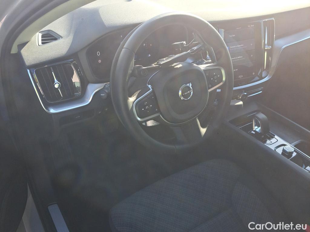  Volvo  V60 VOLVO  / 2018 / 5P / familiar 2.0 B4 (G) Core Auto #1