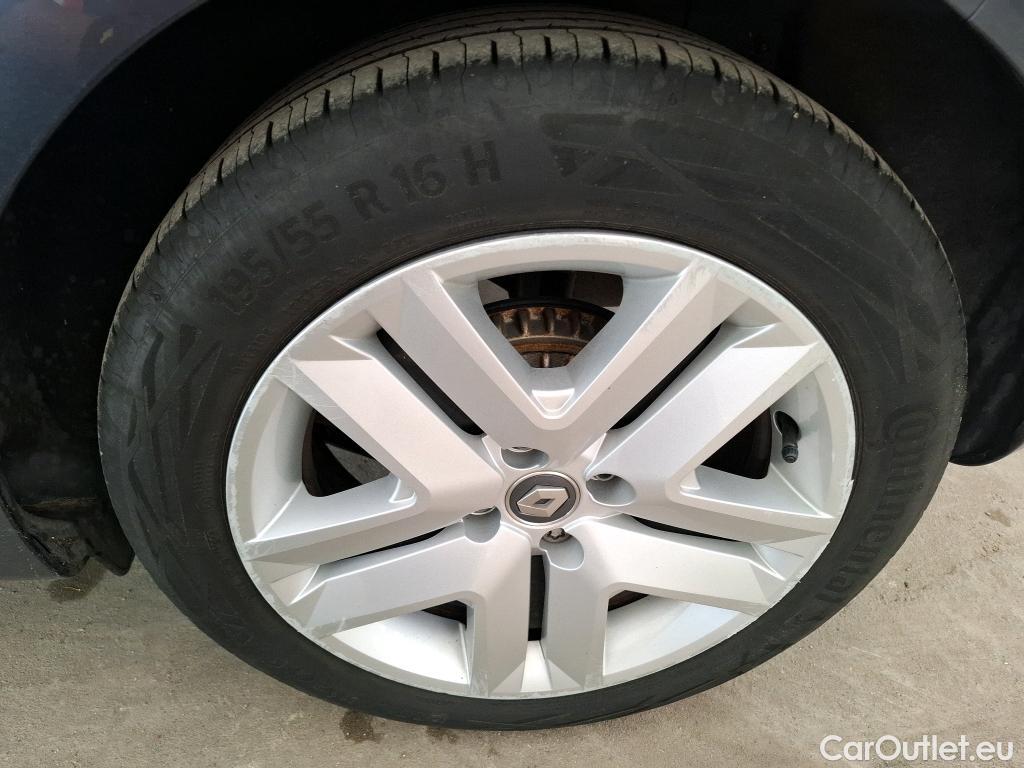  Renault  Clio RENAULT  / 2019 / 5P / Berline Business TCe 100 - 20 #15