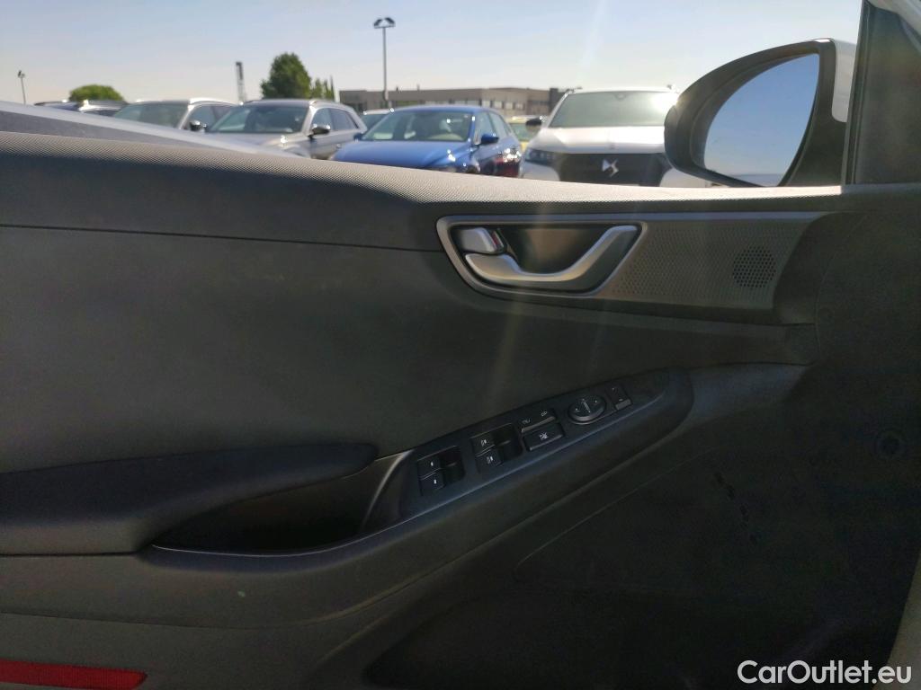  Hyundai   Ioniq HYUNDAI / 2019 / 5P / berlina con portón 1.6 GDI HEV Klass DCT #5