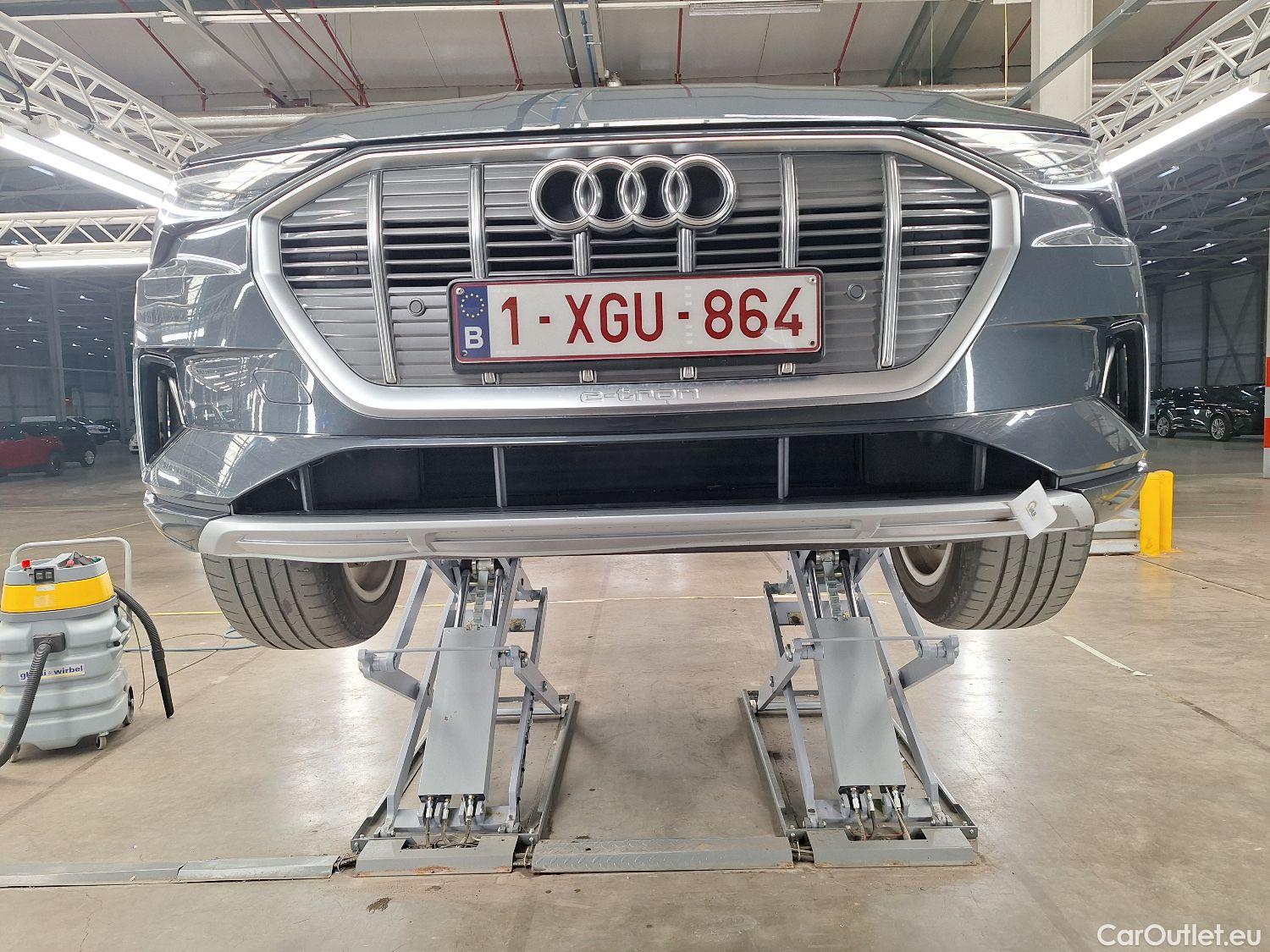  Audi  E-TRON Audi,  '19 BEV, Audi  55 Quattro Advanced 5d #7