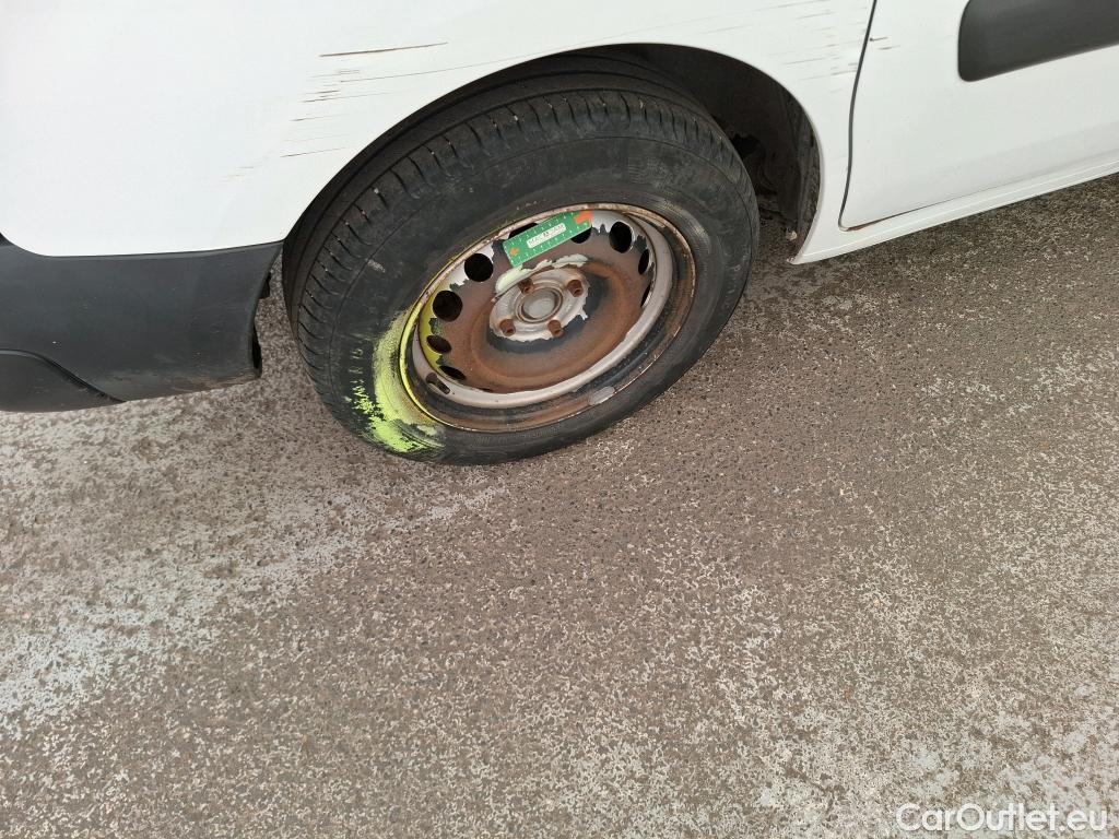  Citroen  Berlingo  Fourgon Confort L1 (Court) 1.6 100CV BVM5 E6 #37