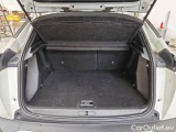  Peugeot  2008 PEUGEOT  / 2019 / 5P / CROSSOVER BLUEHDI 130 EAT8 ALLURE NAVI P. S/S AUT. #99