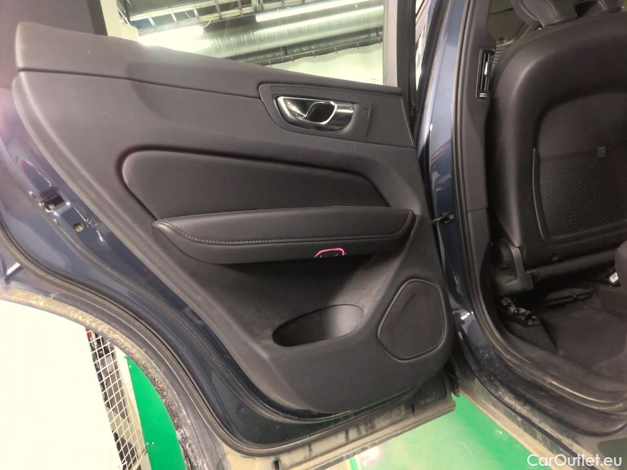  Volvo  XC60  B4D 197 Mom.Ad.Ed.AWD Aut #8