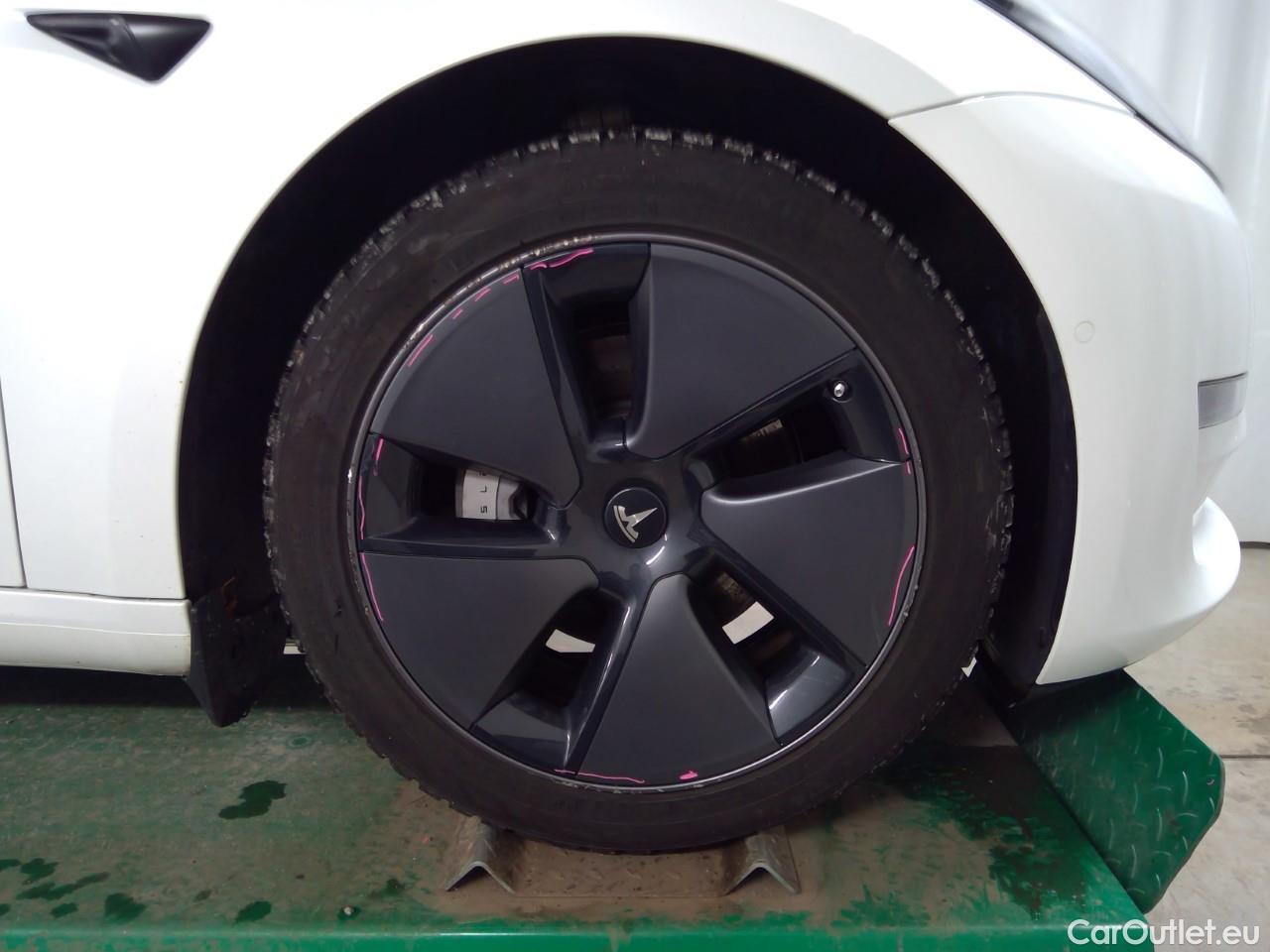  Tesla  Model 3  75kWh Long-Range #24