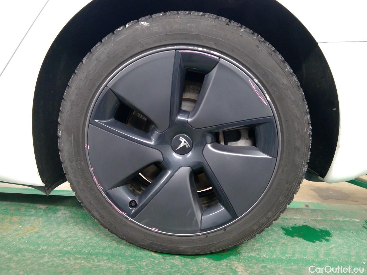  Tesla  Model 3  75kWh Long-Range #16