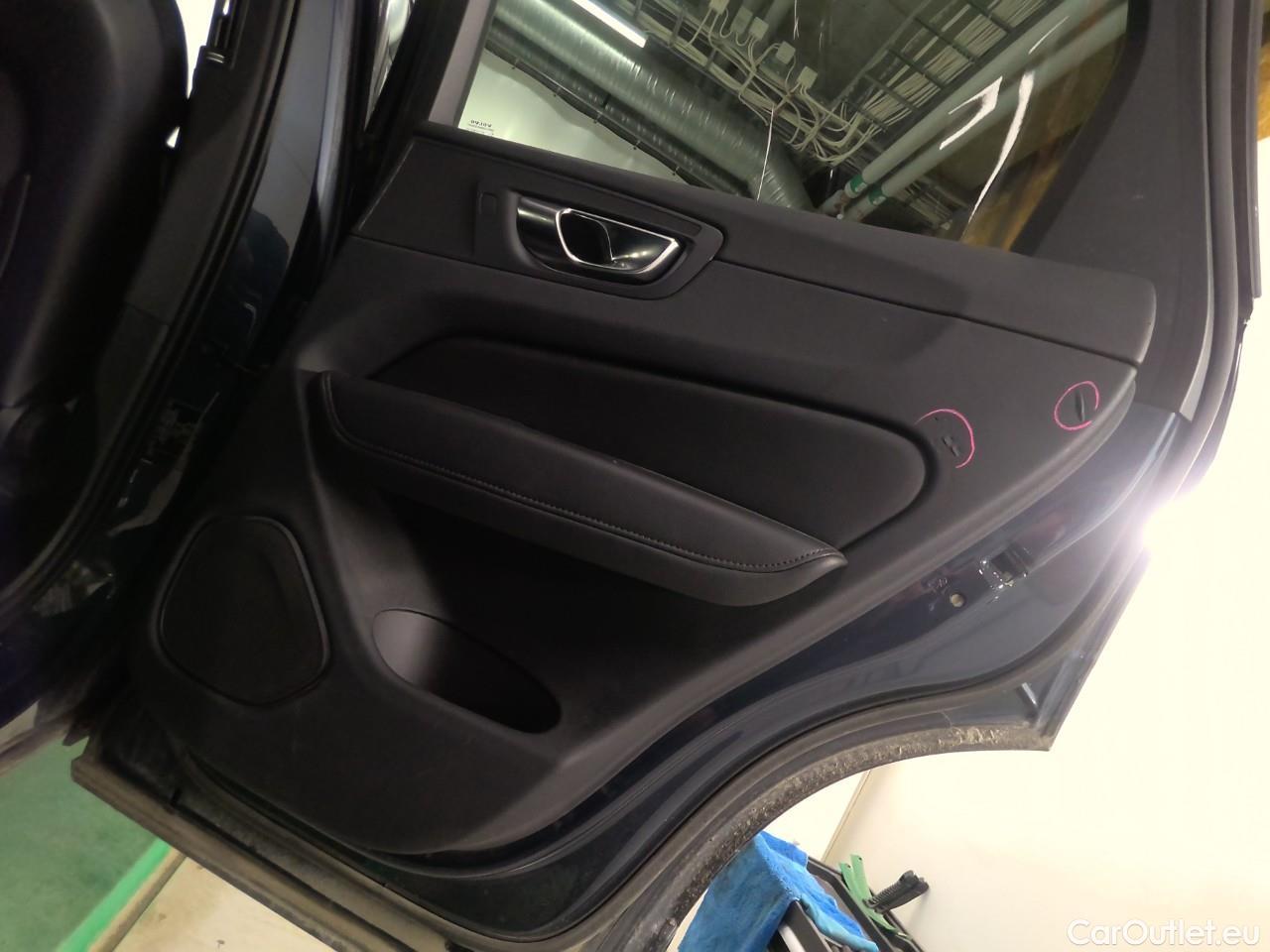  Volvo  XC60  B4D 197 Mom.Ad.Ed.AWD Aut #18
