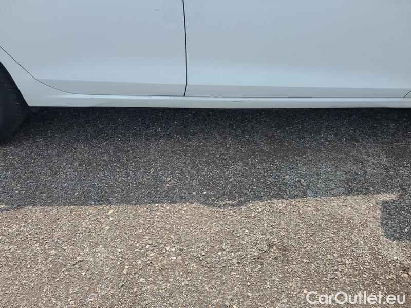  Volkswagen  Golf  VIII Variant (CG5) 2020 Var.2.0TDI 110 Style 5d #4