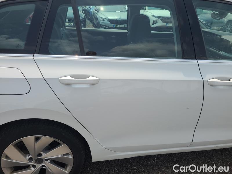  Volkswagen  Golf  VIII Variant (CG5) 2020 Var.2.0TDI 110 Style 5d #6