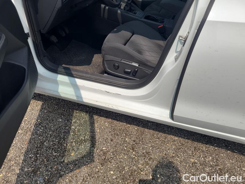  Volkswagen  Golf  VIII Variant (CG5) 2020 Var.2.0TDI 110 Style 5d #12