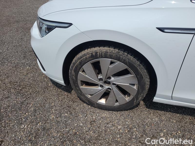  Volkswagen  Golf  VIII Variant (CG5) 2020 Var.2.0TDI 110 Style 5d #13