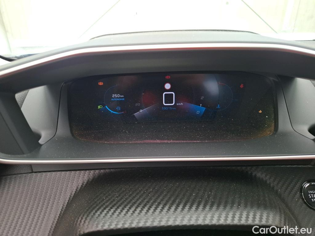  Peugeot  2008  Allure Pack 1.2 PureTech 130CV BVM6 E6d #27