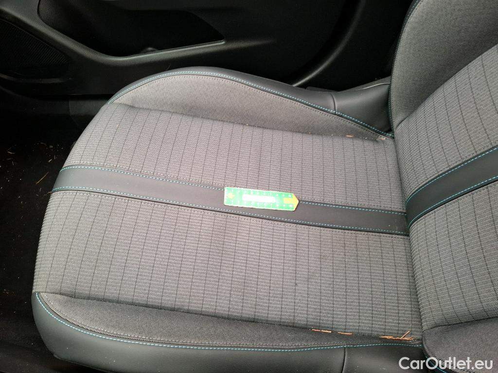  Peugeot  2008  Allure Pack 1.2 PureTech 130CV BVM6 E6d #25