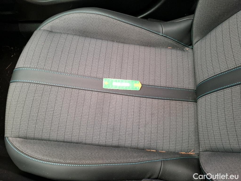 Peugeot  2008  Allure Pack 1.2 PureTech 130CV BVM6 E6d #26