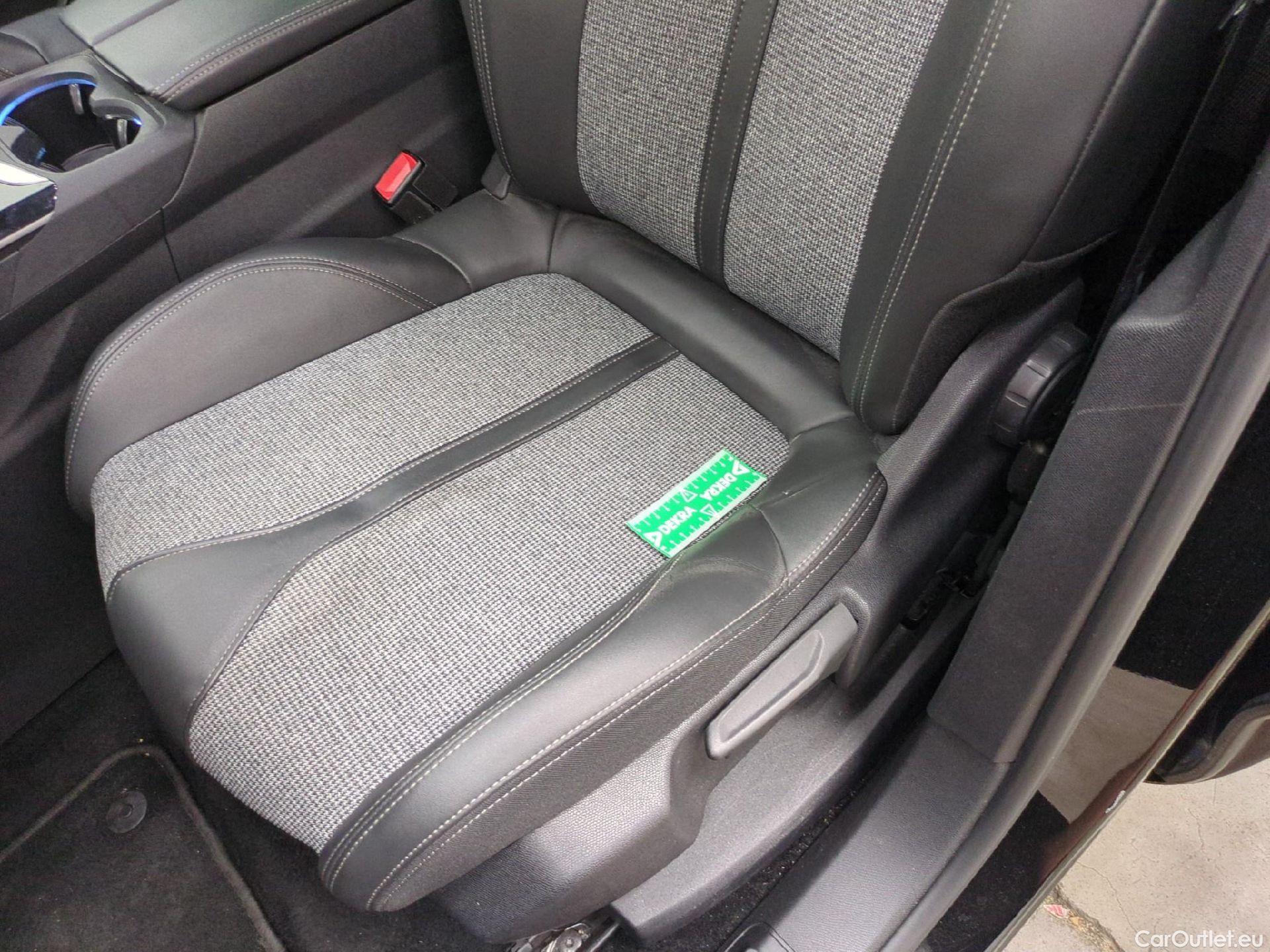  Peugeot  5008  Allure 1.5 HDi 130CV BVA8 E6d #1