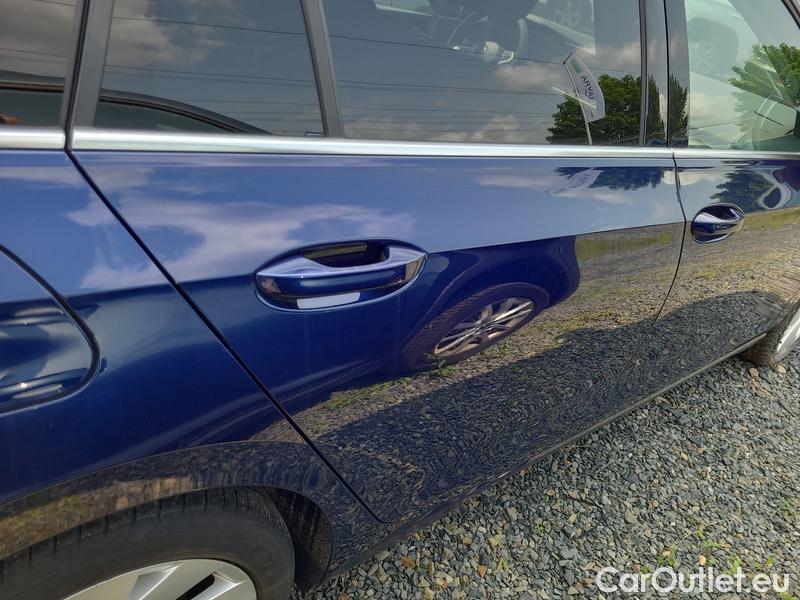  Volkswagen  Golf  VIII Variant (CG5) 2020 Var.1.5 eTSI 110 Style AT #16