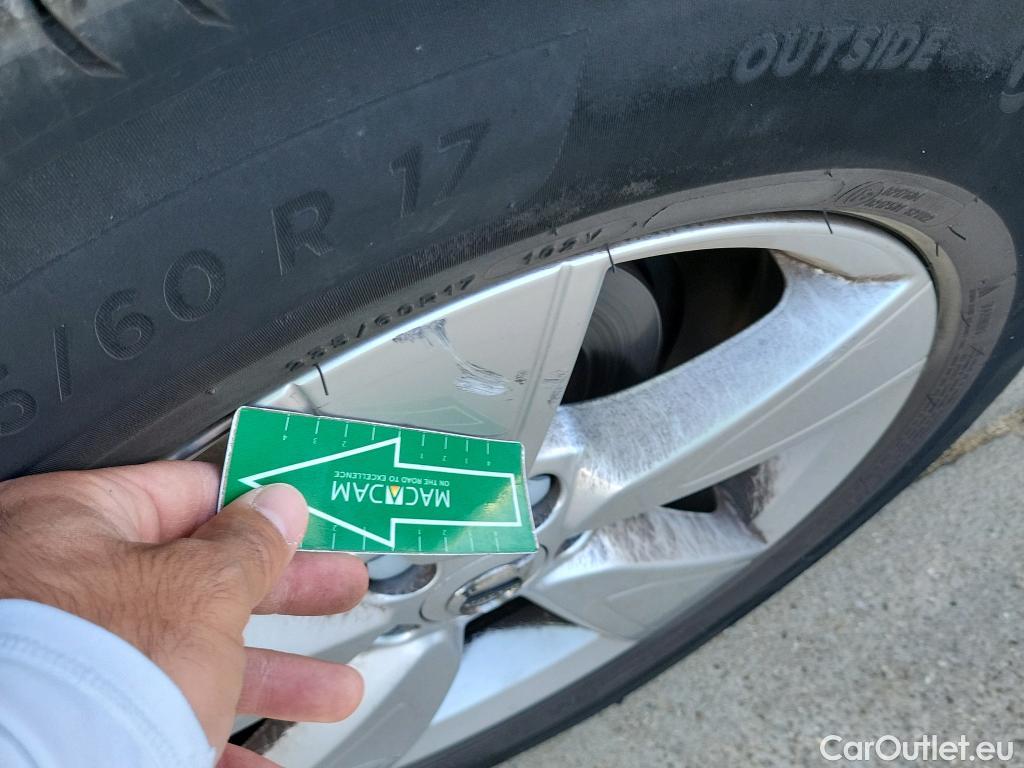  Volvo  XC 40 VOLVO XC40 / 2017 / 5P / todoterreno 1.5 T2 Momentum Core Auto #16
