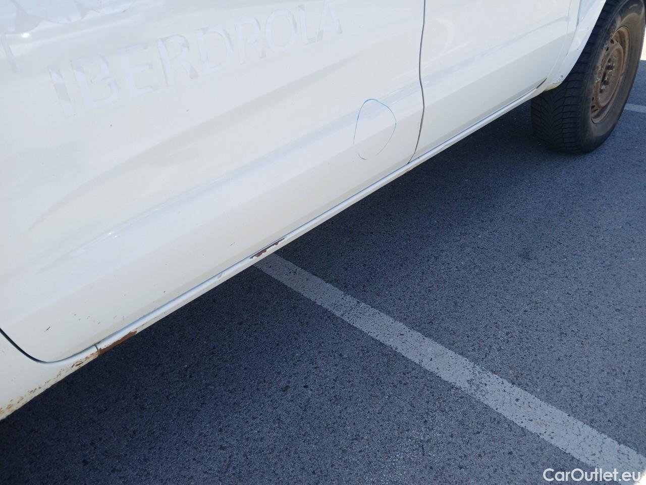  Ford  Ranger FORD  VU 4p 6G pickup 2.2 TDCi 150cv 4x4 Doble Cabina XL #48