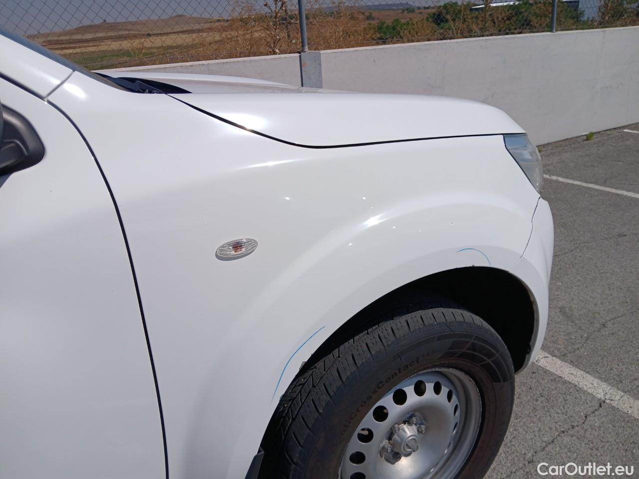  Nissan  Navara NISSAN  / 2015 / 4P / pickup D. Cab. 2.3dCi 120kW(160CV) Visia BDif #27