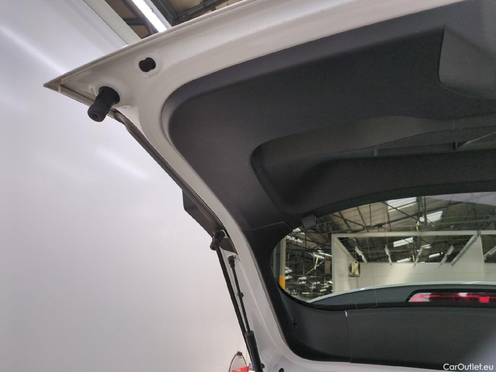  Peugeot  2008  Allure Pack 1.5 HDi 110CV BVM6 E6d #17