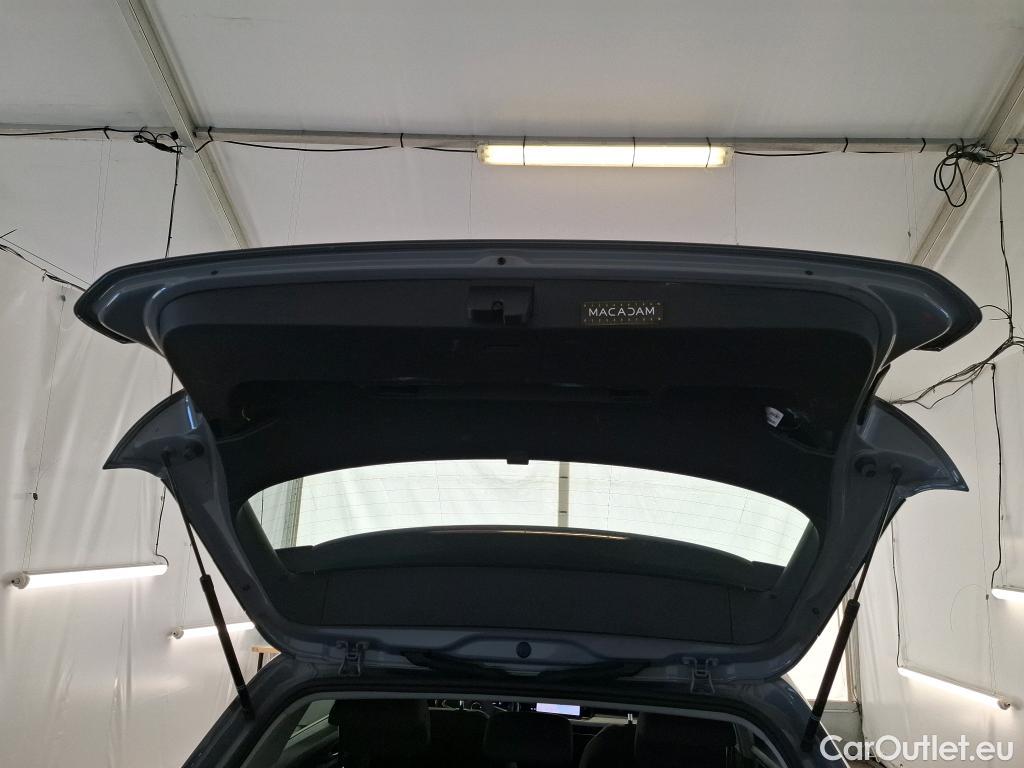  Volkswagen  Golf  VOLKSWAGEN / 2020 / 5P / Berline 2.0 TDI SCR 115 DSG7 Life Busi #31