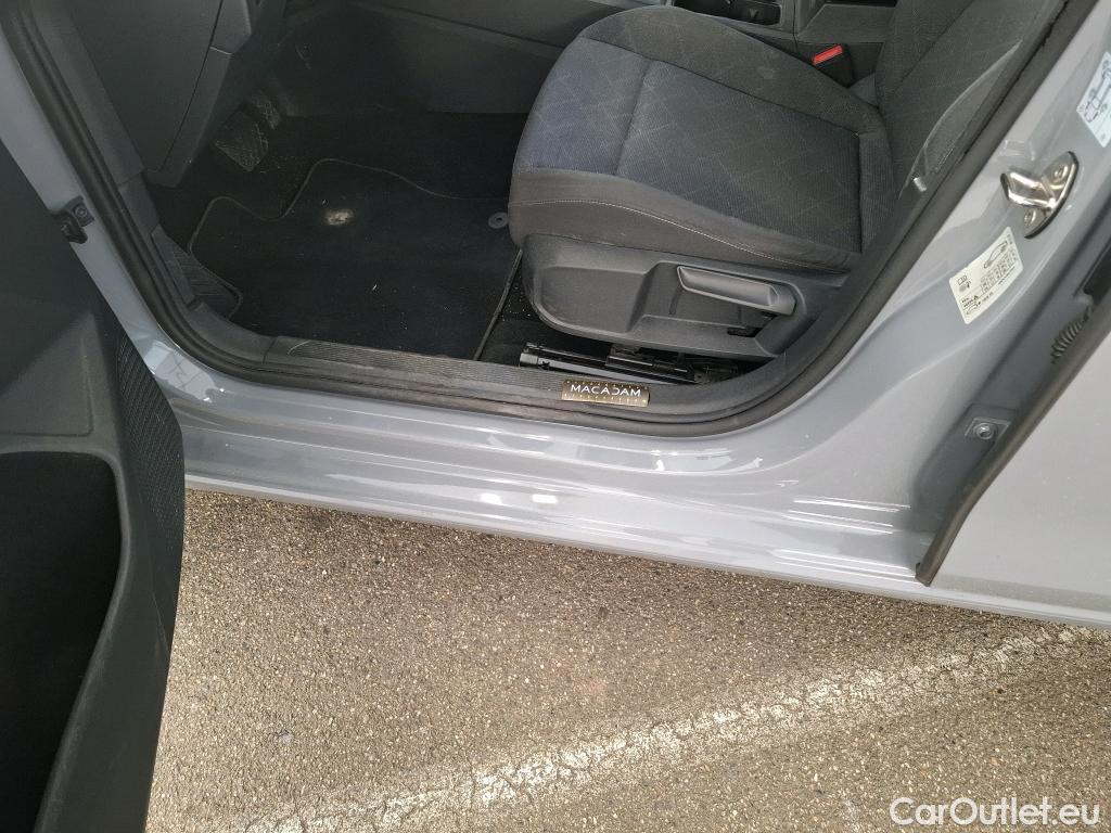  Volkswagen  Golf  VOLKSWAGEN / 2020 / 5P / Berline 2.0 TDI SCR 115 DSG7 Life Busi #12