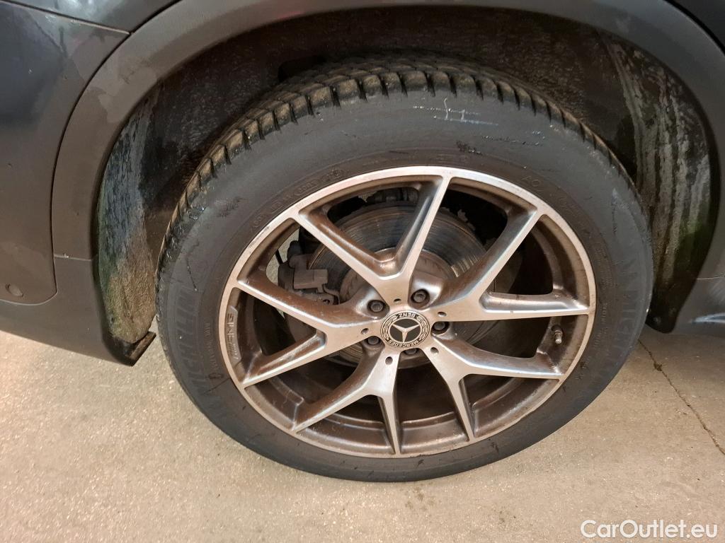  Mercedes  G-Klasee MERCEDES-BENZ GLC / 2019 / 5P / SUV GLC 220 d AMG Line Launch Edition 4Matic #17